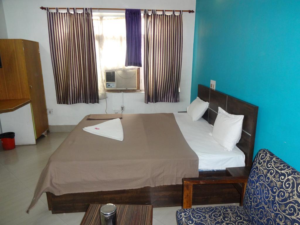Ajatsatru Hotel Gaya Buitenkant foto
