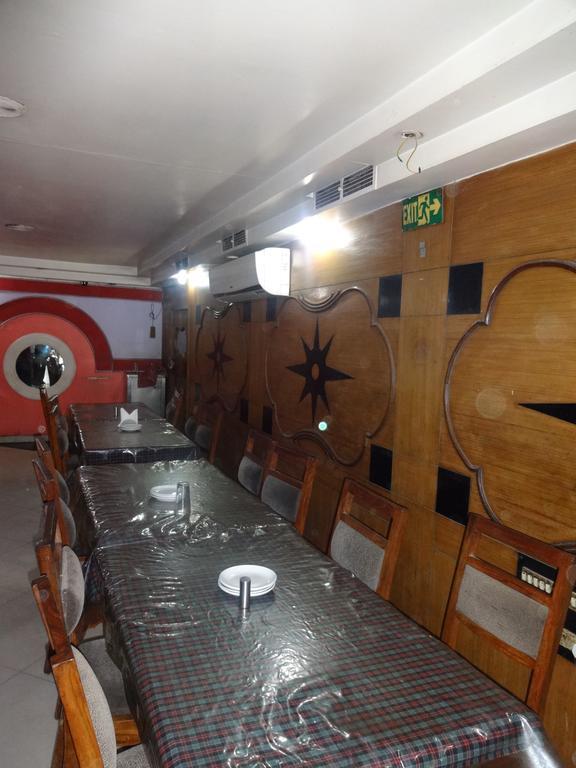 Ajatsatru Hotel Gaya Buitenkant foto