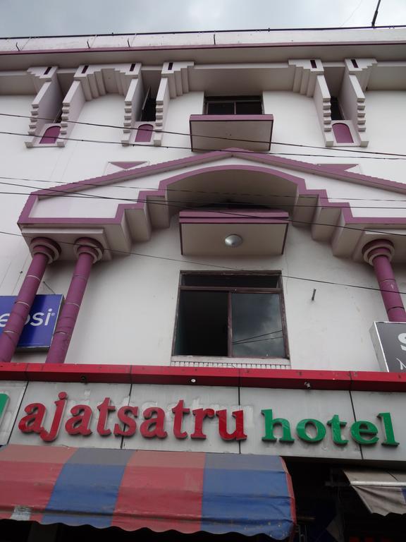 Ajatsatru Hotel Gaya Buitenkant foto